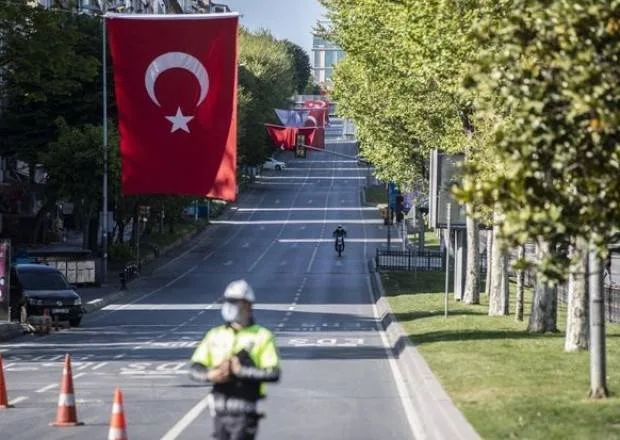 Türkiyənin bəzi ərazilərində küçəyə çıxmaq qadağan edildi