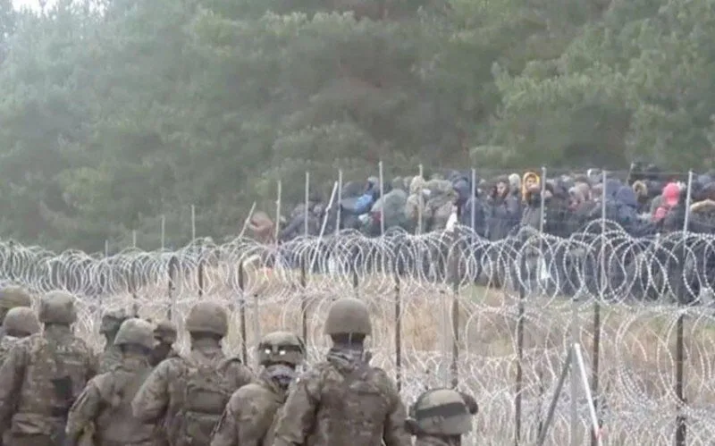 Polşa qanunsuz miqrantlara görə Belarusla sərhədlərini bağlaya bilər