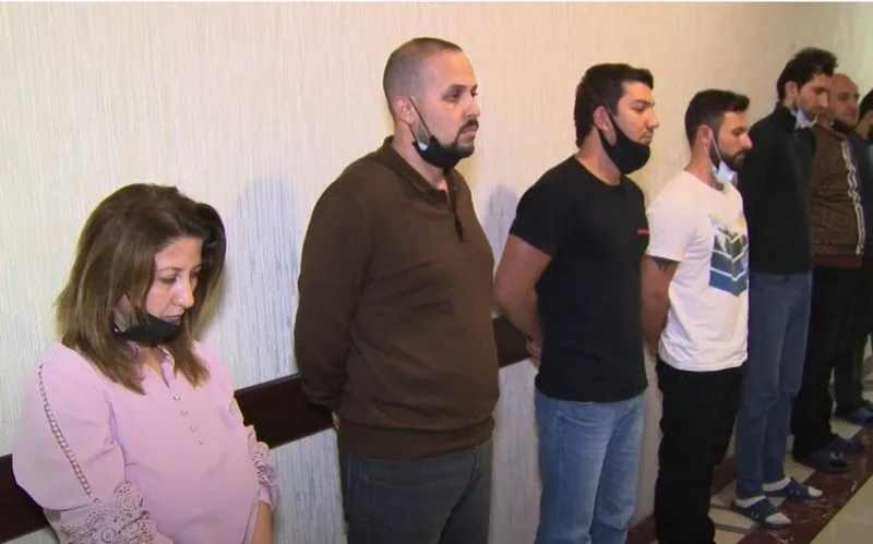 Maliyyə dələduzluq piramidası yaradaraq vətəndaşların pulunu ələ keçirən şəxslər saxlanıldı - VİDEO