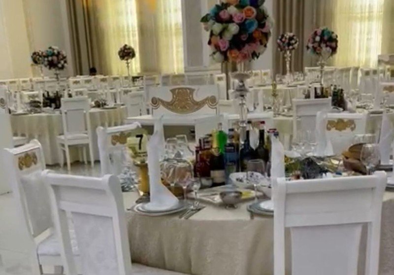 Dörd restoran və bir çay evində pozuntular
