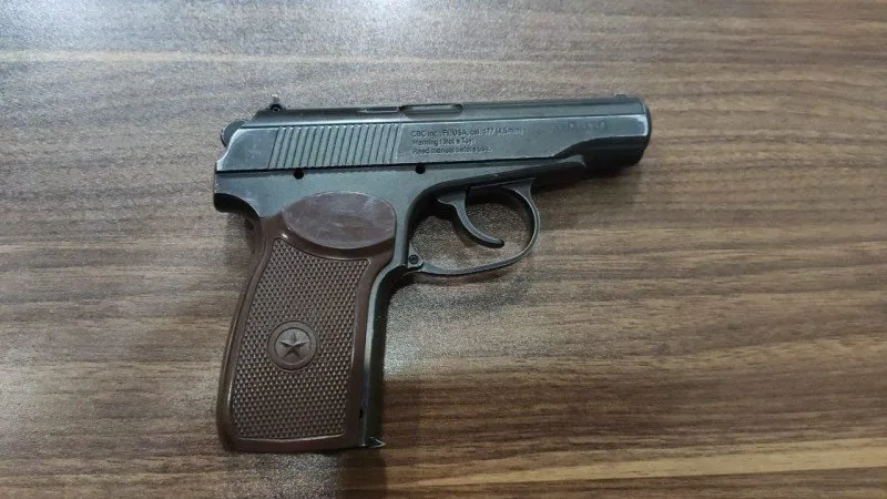 Bakı sakininin evindən silah çıxdı