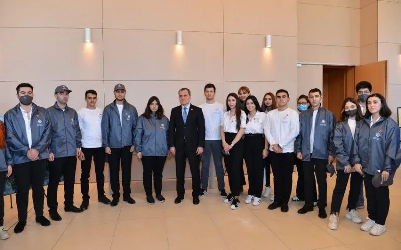Ceyhun Bayramovdan ölkə gənclərinə TƏBRİK