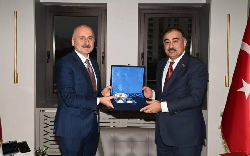 Səfirimiz Türkiyənin nəqliyyat naziri ilə görüşdü