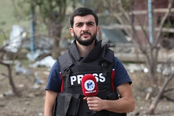 Jurnalist məhkəmədə DÖYÜLDÜ
