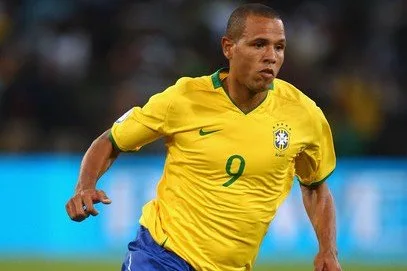 Luis Fabiano karyerasını bitirdi