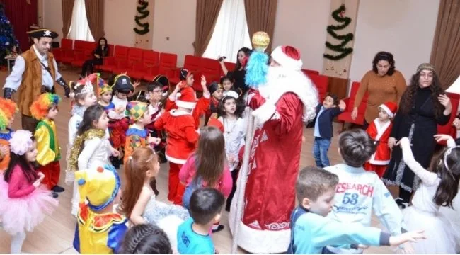 Məktəblərdə Yeni il şənlikləri ilə bağlı direktorlara tapşırıqlar verildi