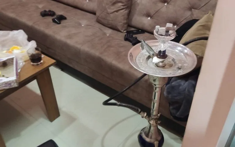 Müştərilərə qəlyan təklif edən çay evinin icarədarı cərimələndi - FOTO