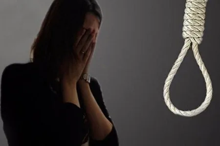 Azərbaycanda 23 yaşlı qız özünü asdı