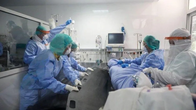 Fransada yoluxmada REKORD - İlk dəfə sutkalıq yoluxma sayı 200 mini keçdi