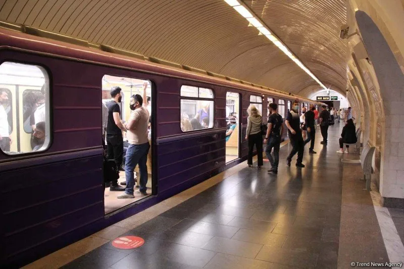 Metrodan istifadə edən sərnişinlərin sayı azalıb