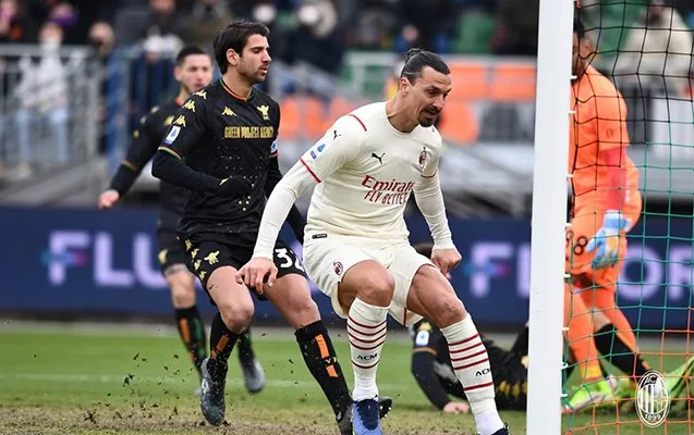 “Milan” böyükhesablı qələbə qazanıb liderliyə yüksəldi