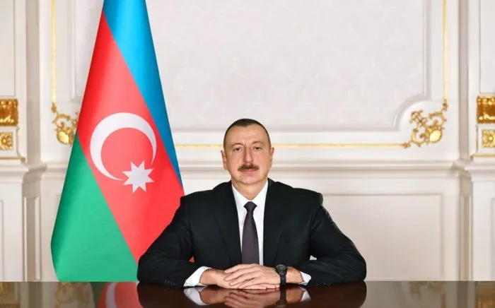 "Manatı Mərkəzi Bank sabit saxlaya bilmədi və 10 milyard dollar itirdik" - İlham Əliyev