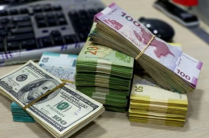 Dollara tələbat artıb: Devalvasiya olacaq? - AÇIQLAMA