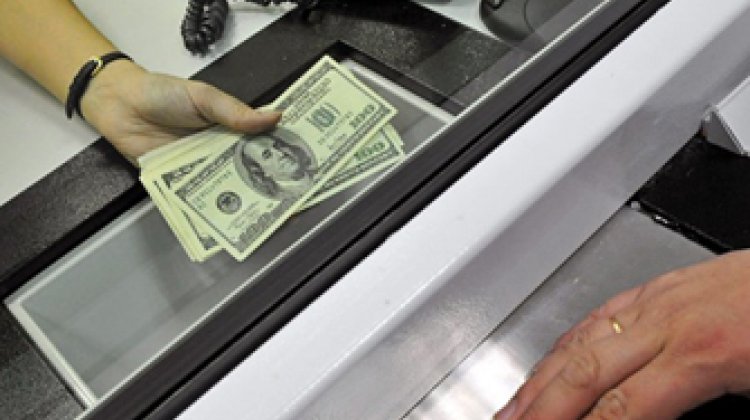 Dollar yeni həftəyə bu məzənnəylə başlayır
