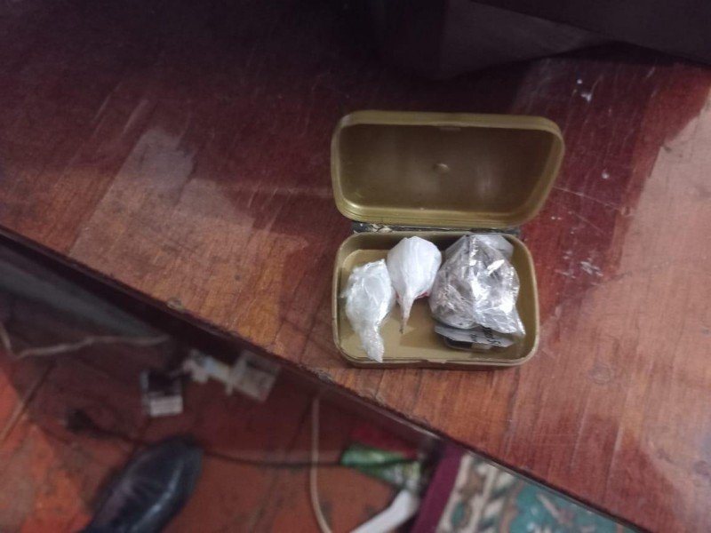 Axtarışda olan qadın narkotacir saxlanıldı