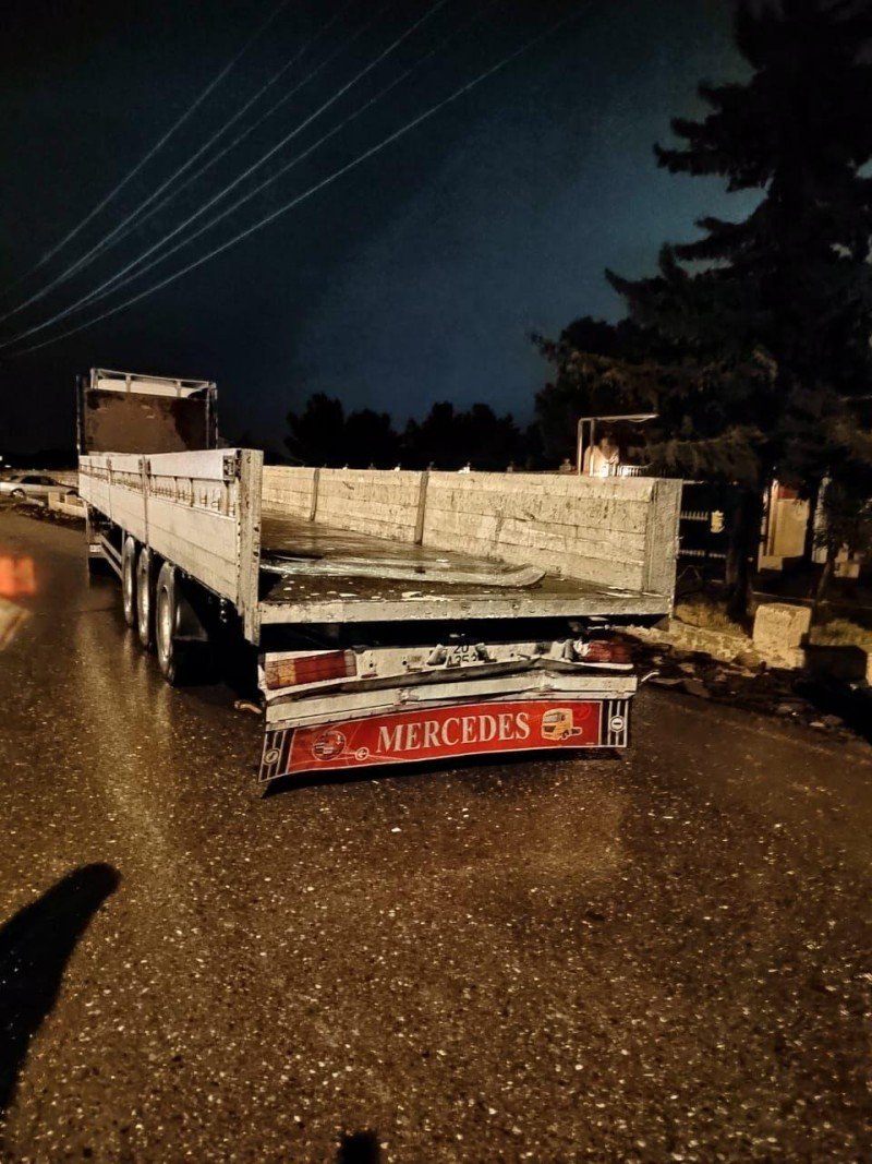 Sərnişin avtobusu qəza törətdi, xəsarət alan var - YENİLƏNİB (FOTOLAR)