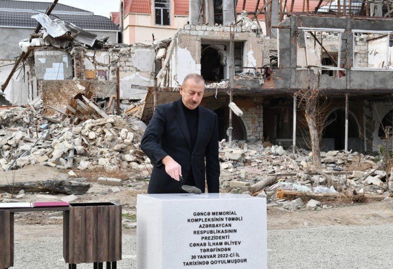 Prezident İlham Əliyev Gəncə Memorial Kompleksinin təməlini qoyub - YENİLƏNİB