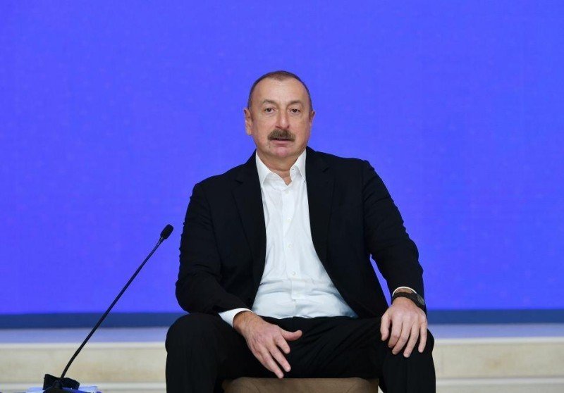 İlham Əliyev: "Xaricdə ali məktəblərdə təhsil alanlar gəlib burada işləsinlər"