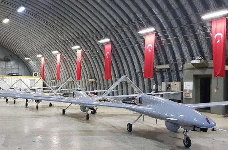 Türkiyə Ukraynada “Bayraktar” istehsal edəcək zavod tikəcək
