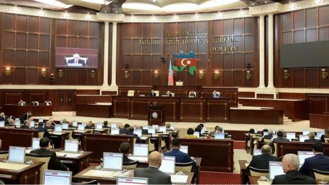 Milli Məclisin üzvləri və sabiq deputatlar borc içindədir: 1 manatdan 10 milyona kimi...