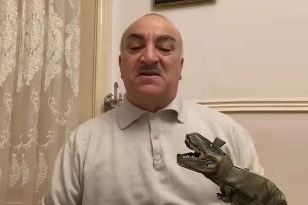 Tahir Kərimli oyuncaqla görüntülərindən danışdı: “Adam canından bezir” - VİDEO