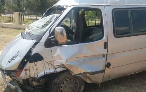 Mikroavtobusla "KamAZ" toqquşdu: ölənlər var - YENİLƏNİB