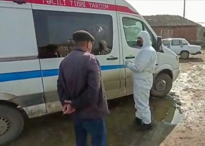 İki koronavirus xəstəsi ictimai yerdə aşkarlandı - FOTO