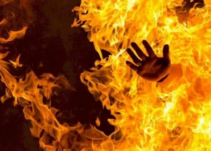 Şəkidə DƏHŞƏT: 70 yaşlı kişi yanaraq öldü