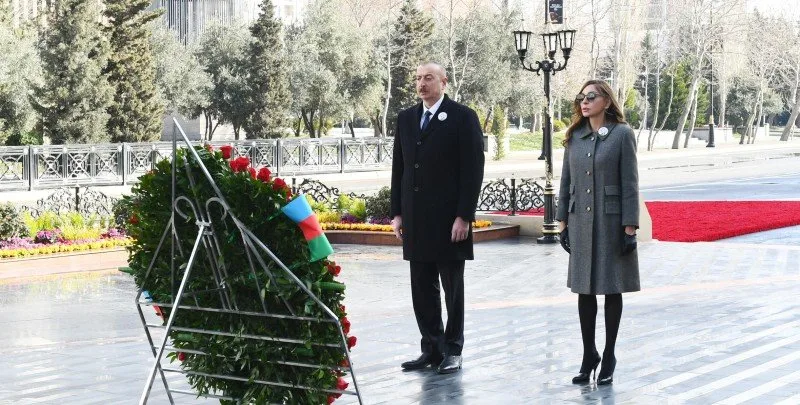 İlham Əliyev və Mehriban Əliyeva "Xocalı yürüşü"nə qatılıblar - YENİLƏNİB