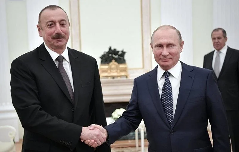 İlham Əliyev Putinlə Ukraynanı müzakirə etdi