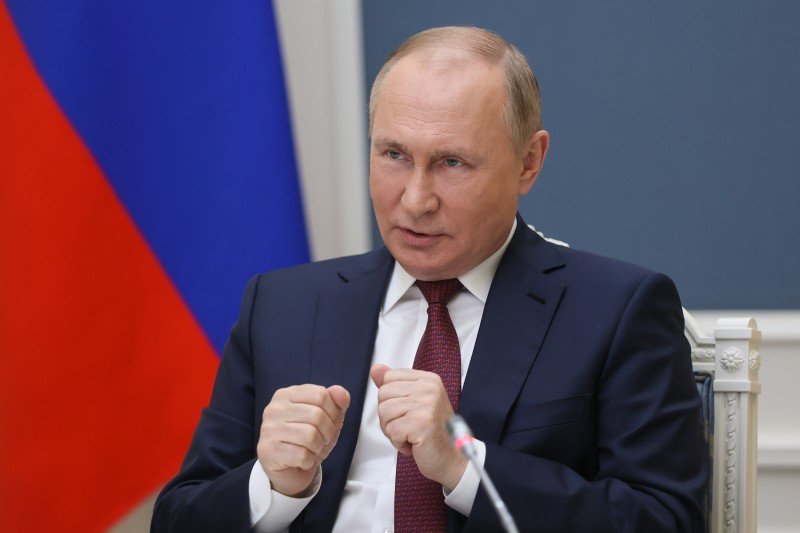 “Putin, yekə kişisən, otur yerində"
