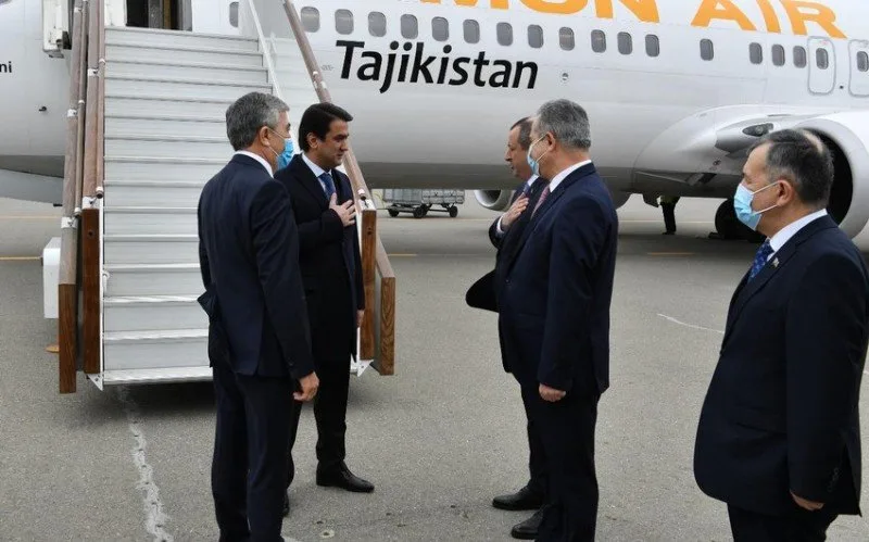 Tacikistan parlamentinin sədri Azərbaycana rəsmi səfərə gəldi - FOTO