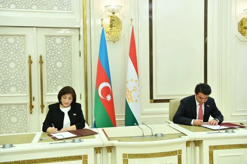 Azərbaycan və Tacikistan parlamentləri arasında əməkdaşlıq sazişi imzalanıb