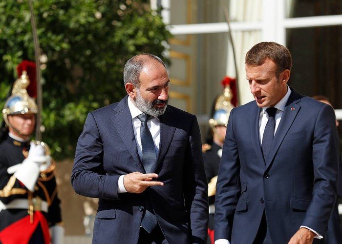 Paşinyan Parisə gedir