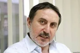 İslyamov Ukraynadan Türkiyəyə qaçıb