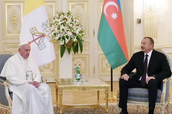 İlham Əliyev Roma Papasını təbrik etdi