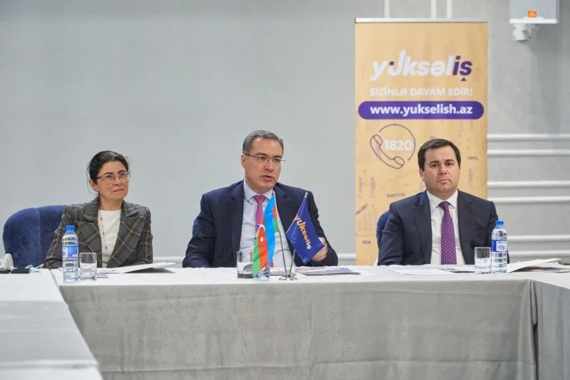 Şahmar Mövsümov “Yüksəliş” müsabiqəsinin qalibləri ilə görüş keçirib