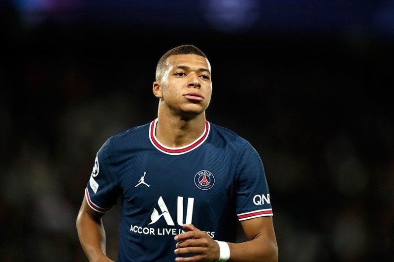 Mbappe "Real Madrid"lə müqavilə imzalayıb