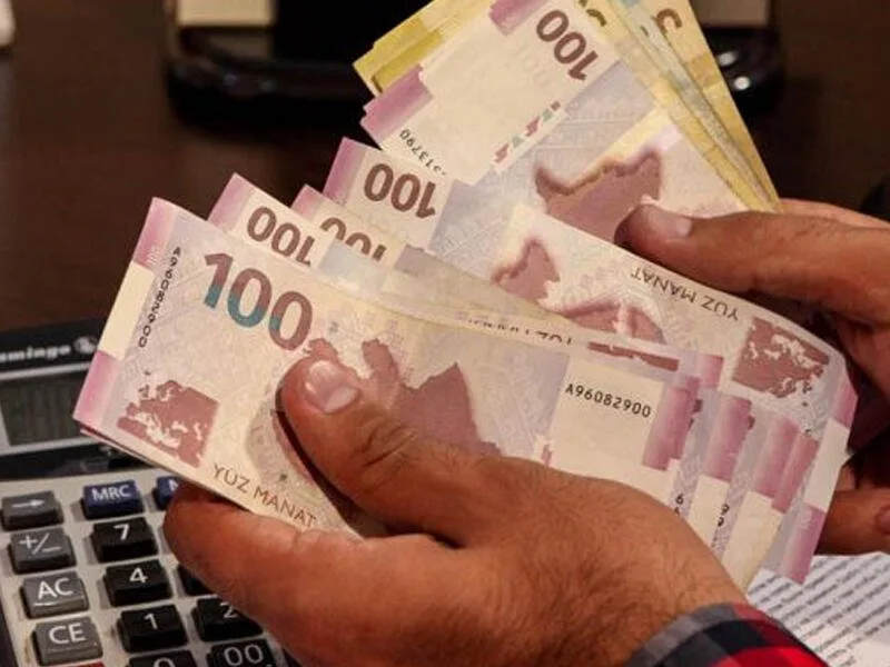 Bu şəxslərin maaşları ARTIRILDI