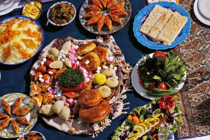 Bayram süfrəsi: Necə qidalanaq ki, sonra acısını çəkməyək?