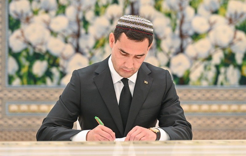 Prezident hökuməti istefaya göndərdi