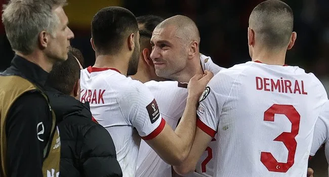 Burak Yılmaz millidən getdi - VİDEO
