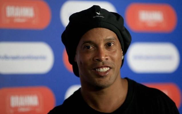 Ronaldinyo Messini müdafiə etdi