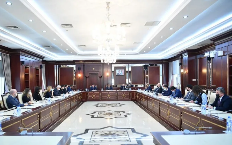 Deputatlar soyqırım qurbanlarının xatirəsini bir dəqiqəlik sükutla yad etdi - FOTO
