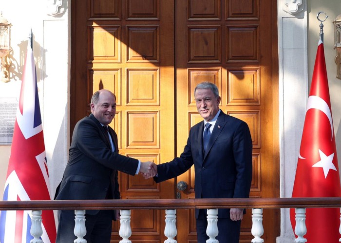 Hulusi Akar Britaniya müdafiə naziri ilə GÖRÜŞDÜ