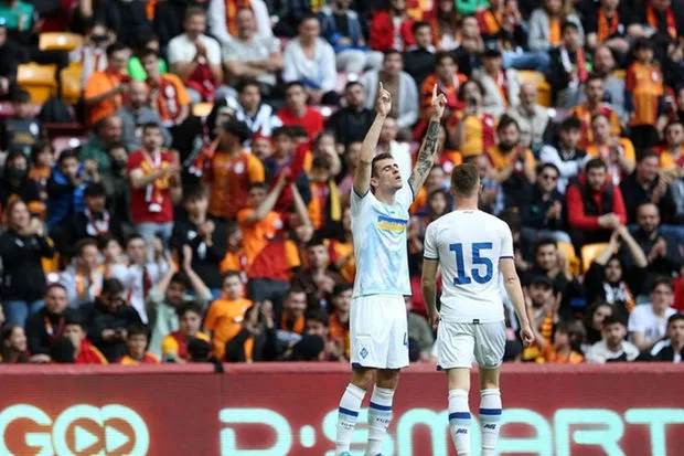 “Qalatasaray” Ukraynaya dəstək matçında “Dinamo”ya uduzub