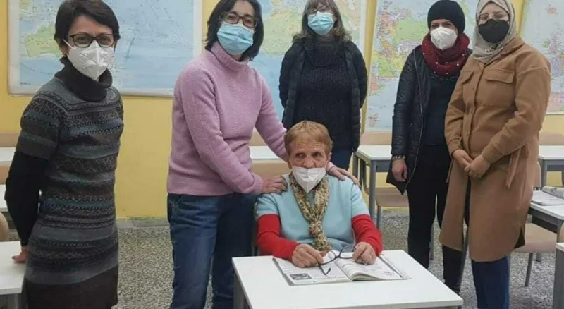 90 yaşında attestat imtahanına hazırlaşır - Otra məktəbə gedən ən yaşlı şəxs