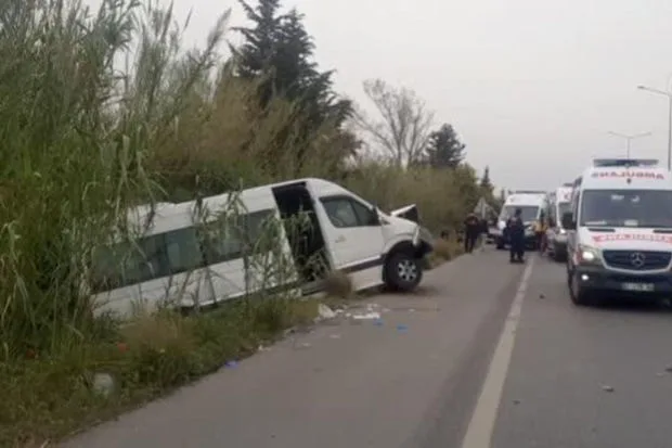 Turist avtobusu qəzaya uğradı - Xeyli yaralı var