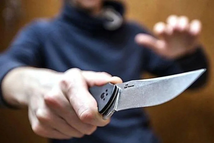 Azərbaycanda DƏHŞƏT: Keçmiş arvadını öldürdü, öz damarlarını kəsdi