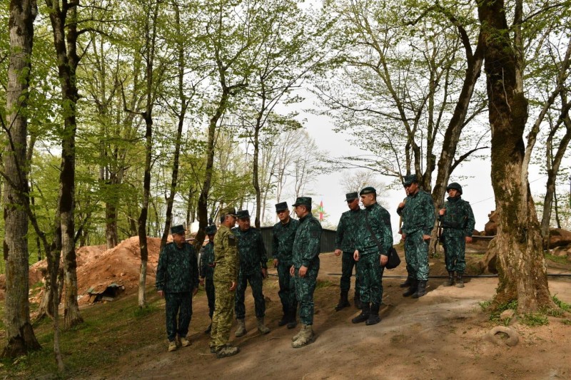 Prezidentin köməkçisi və DSX rəisi Ermənistanla sərhədə getdi - FOTOLAR